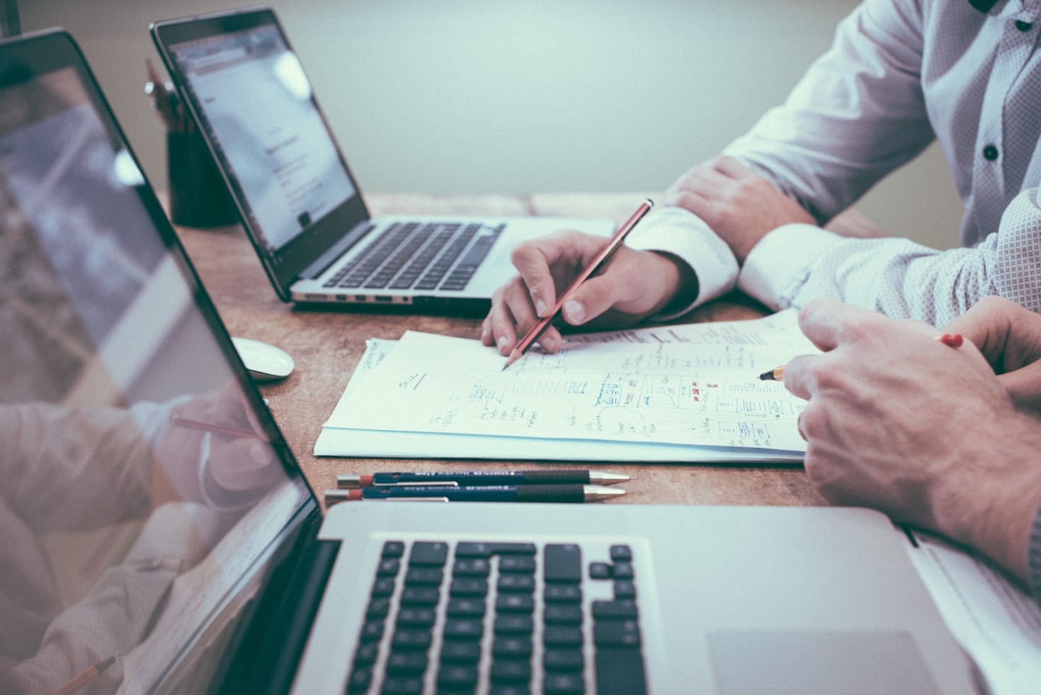 A Guide to Navigating Digital Marketplaces Efficiently